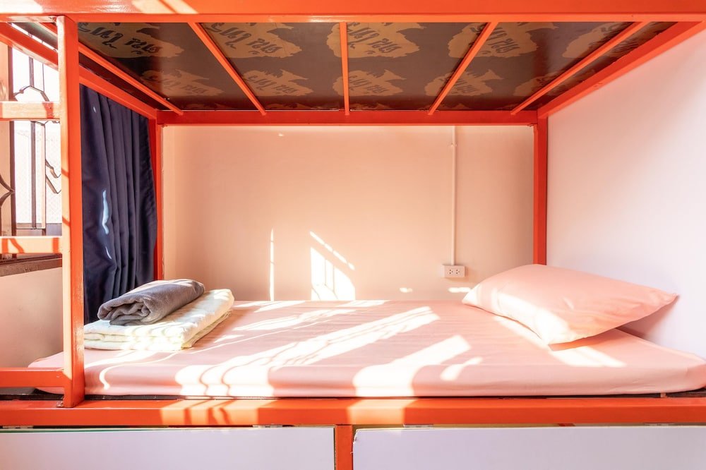 Бангкок: Moong Samyan Hostel and Gallery