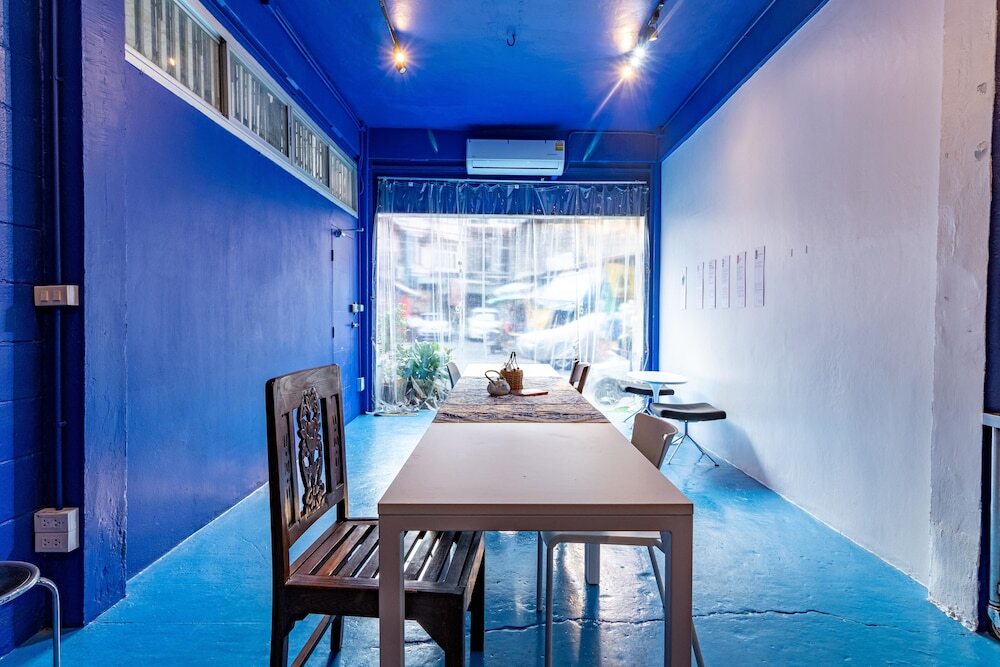 Бангкок: Moong Samyan Hostel and Gallery