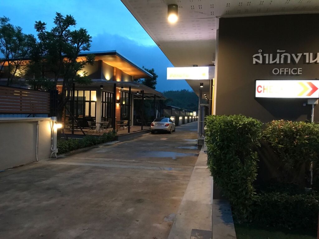 Хатъяй: Seree Grand Resort