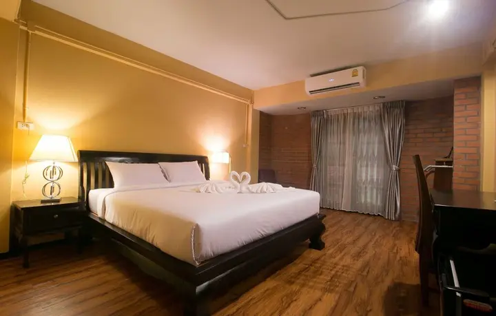 Пхитсанулок: The 8 Factory Hotel Phitsanulok