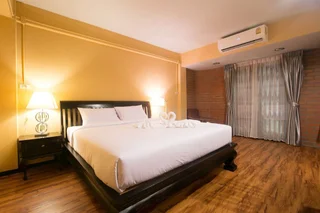 Пхитсанулок: The 8 Factory Hotel Phitsanulok