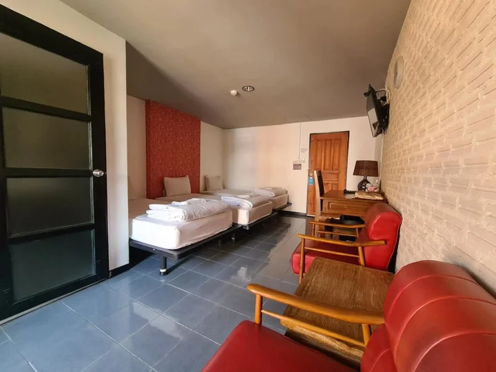 Пхитсанулок: The 8 Factory Hotel Phitsanulok