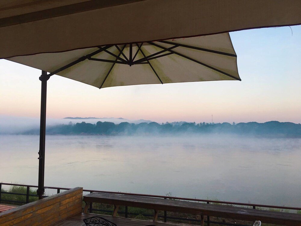 Чианг-Хан: With A View Hotel @ Chiangkhan