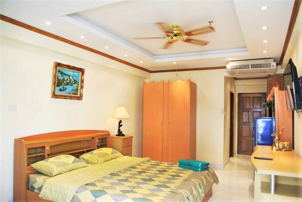 Паттайя: Sea View, Floor 13, Jomtien