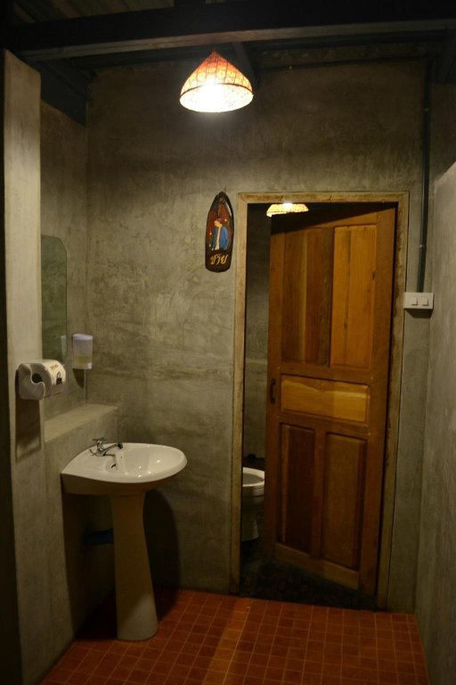 Тхат-Пханом: Sifong Hometel