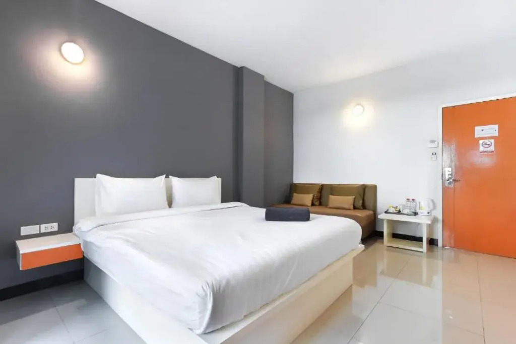 Самутпракан: Fullroom 77 Srinakarin