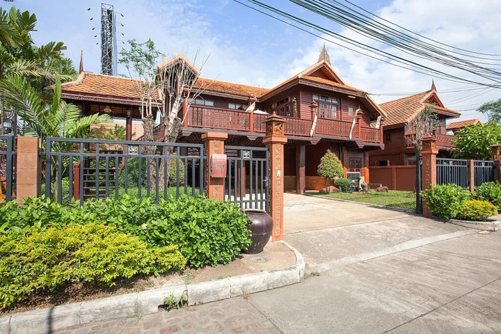Банг-Саре: Baan Thai Lanna Pattaya