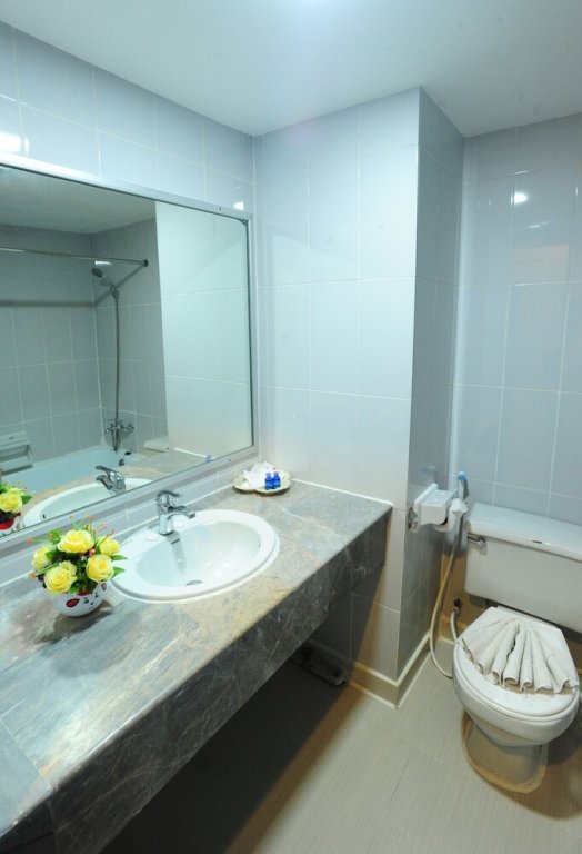 Бангкок: Aunchaleena Grand Hotel