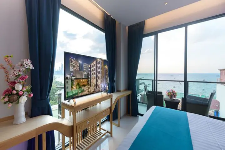 Паттайя: Deep Blue Z10 Pattaya
