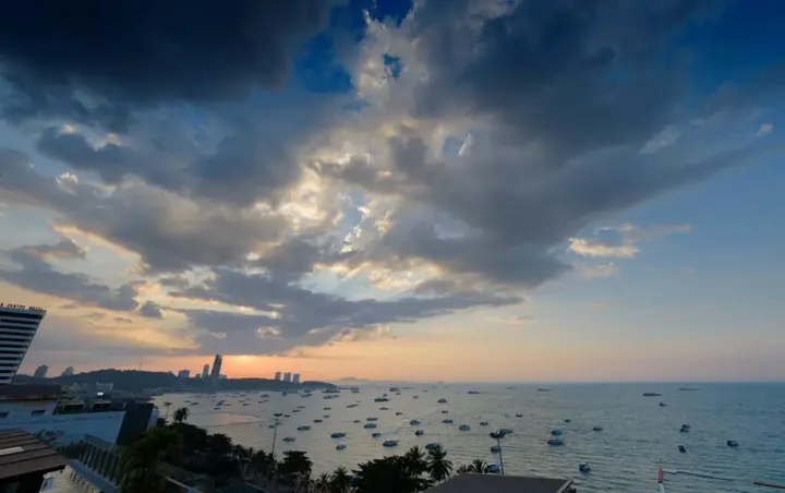 Паттайя: Deep Blue Z10 Pattaya