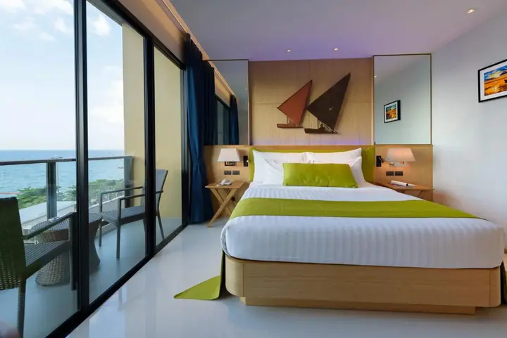 Паттайя: Deep Blue Z10 Pattaya