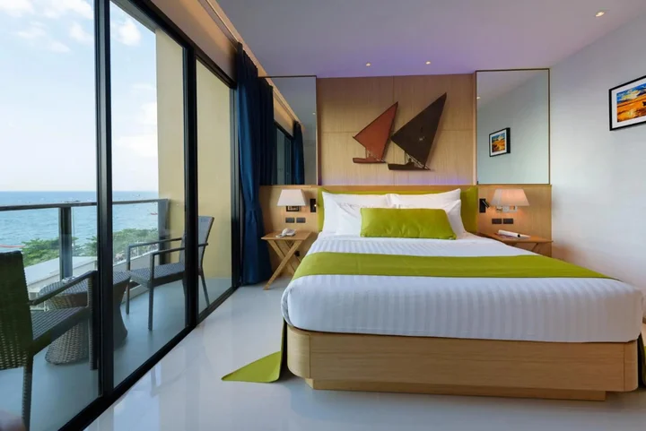 Паттайя: Deep Blue Z10 Pattaya
