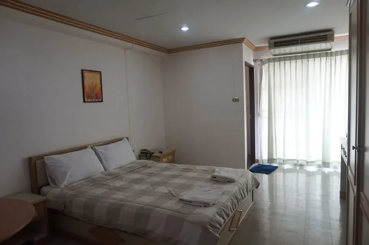 Кхлонг-Янг: M In Korat