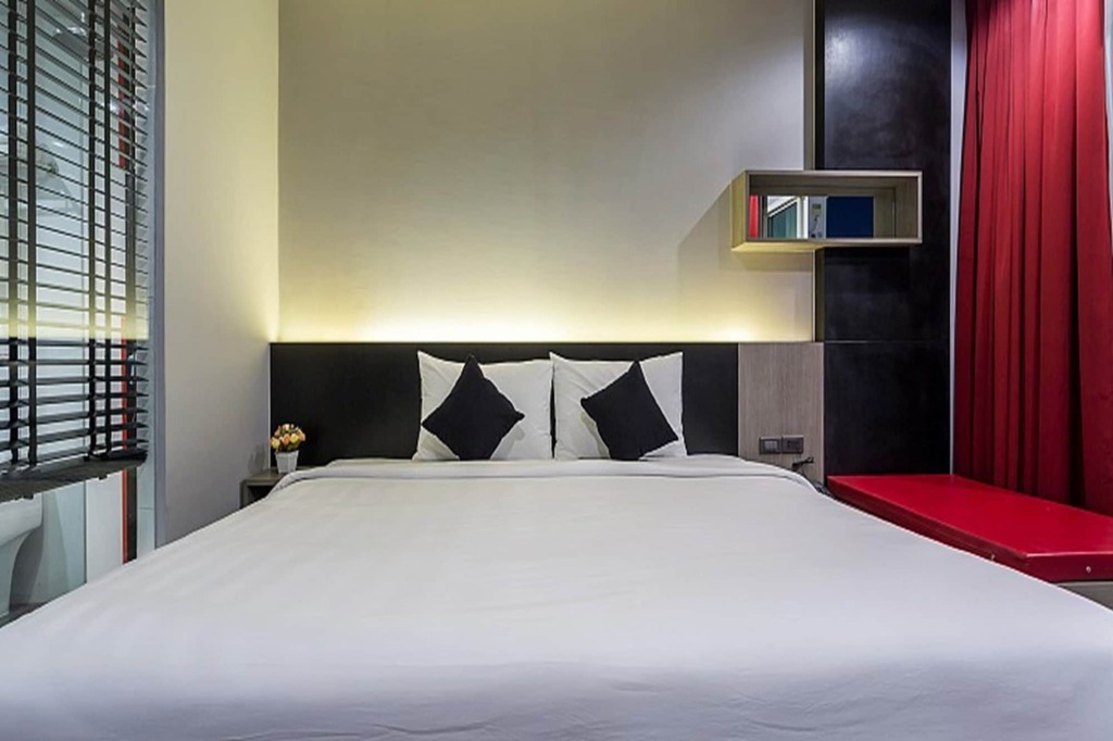 Пхукет: Neon Patong Hotel