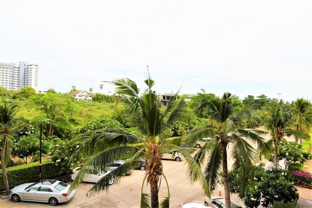 Паттайя: Superb 1 bed at Jomtien Beach