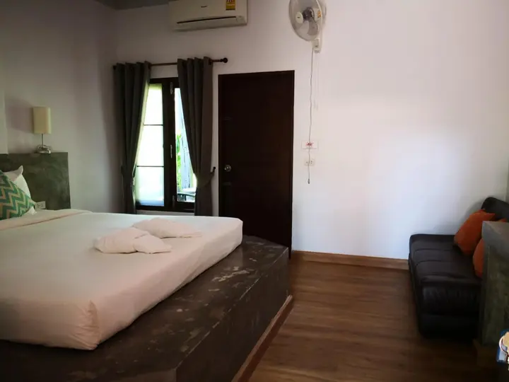 Ланта: Baan Suan Rim Klong