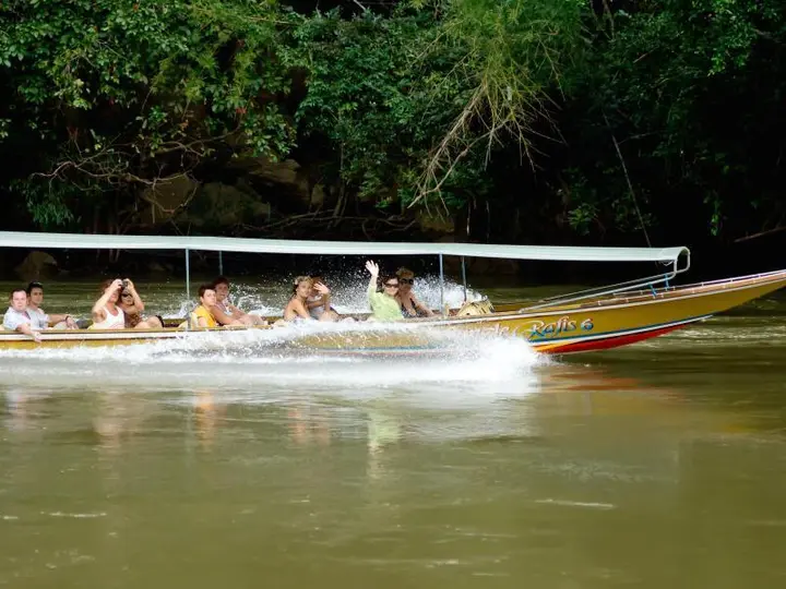 Сай Йок: River Kwai Jungle Rafts Resort (SHA Extra Plus)