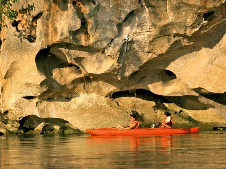 Сай Йок: River Kwai Jungle Rafts Resort (SHA Extra Plus)