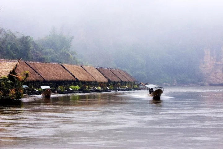 Сай Йок: River Kwai Jungle Rafts Resort (SHA Extra Plus)