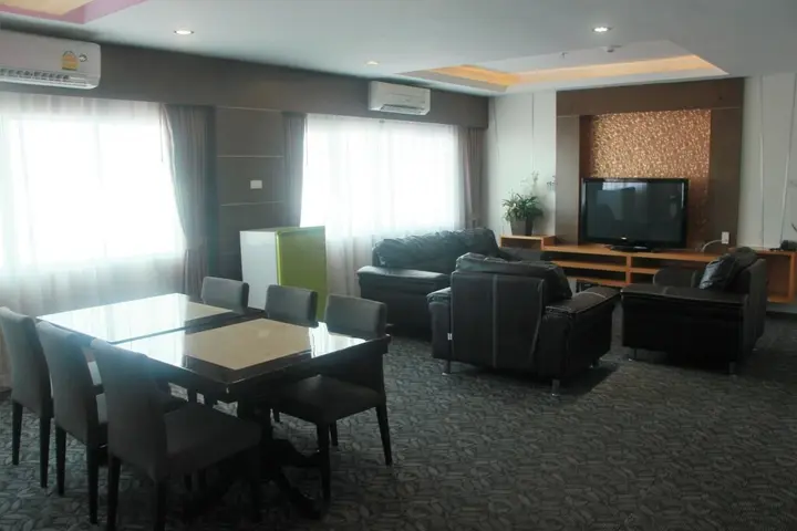 Садао: M Hotel Danok