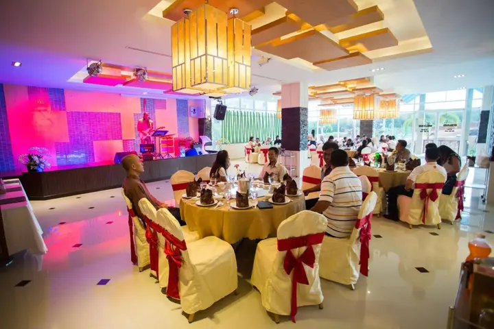 Садао: M Hotel Danok