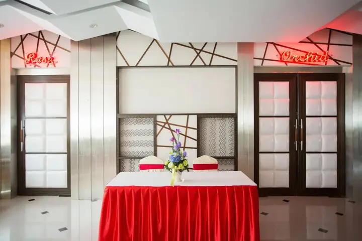 Садао: M Hotel Danok