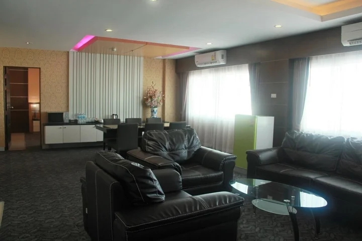Садао: M Hotel Danok
