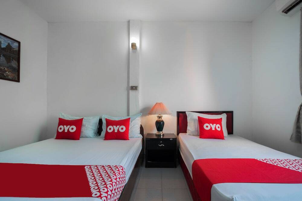Саттахип: OYO 654 Samanmit Inn Hotel