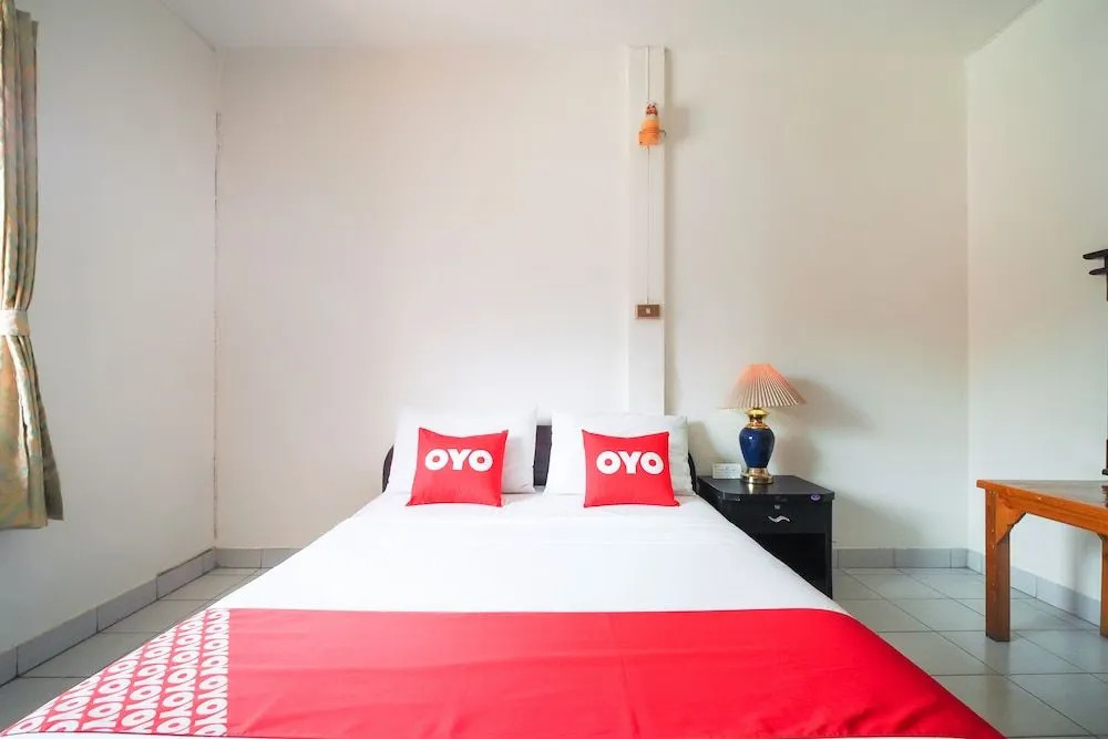 Саттахип: OYO 654 Samanmit Inn Hotel