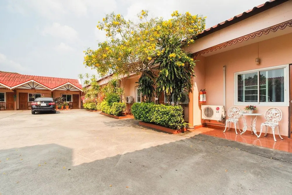 Саттахип: OYO 654 Samanmit Inn Hotel