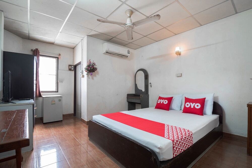 Саттахип: OYO 654 Samanmit Inn Hotel