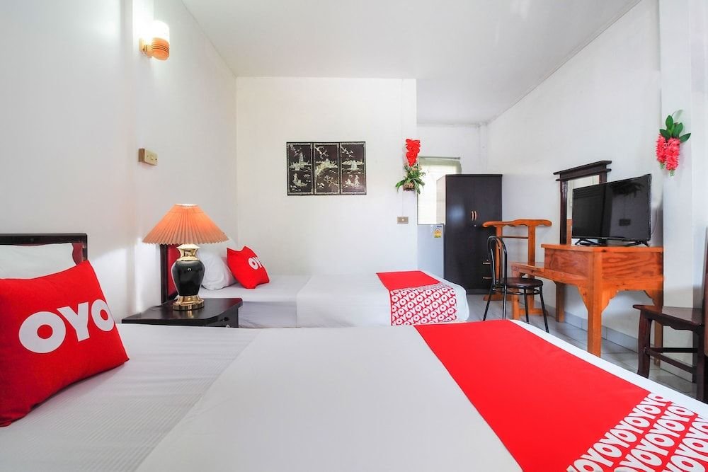 Саттахип: OYO 654 Samanmit Inn Hotel