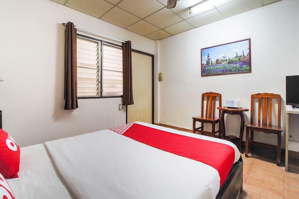 Саттахип: OYO 654 Samanmit Inn Hotel