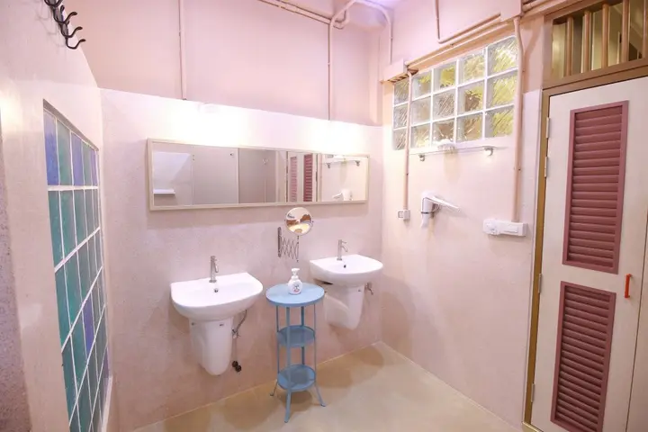 Бангкок: 168 Hostel
