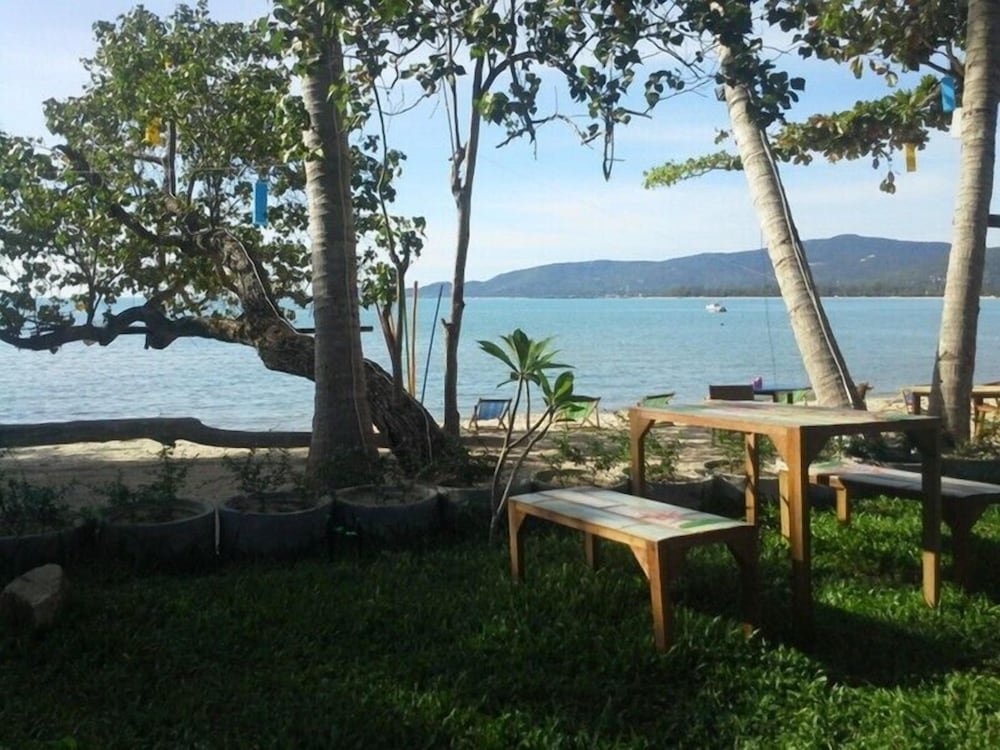 Самуи: Think and Retro Cafe Lipa Noi Hotel