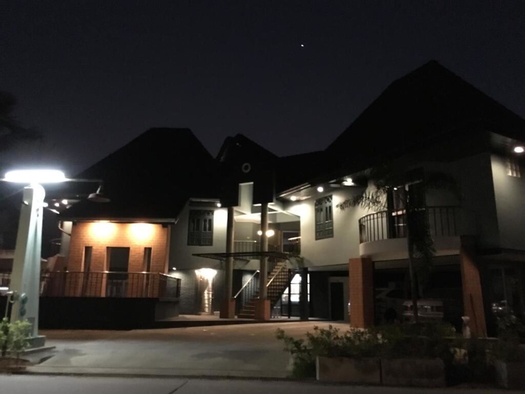 Лопбури: Rawanda Resort Hotel