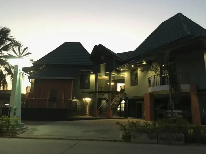 Лопбури: Rawanda Resort Hotel