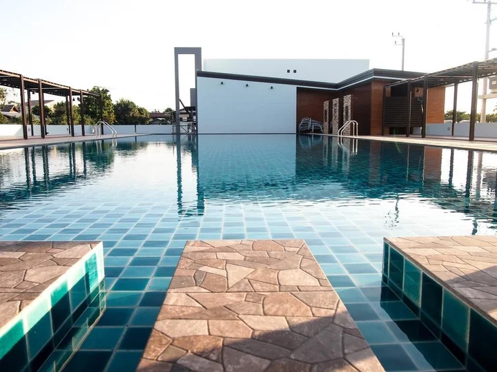 Нанг-Ронг: Socool Grand Hotel