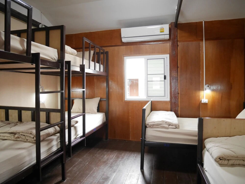 Ланта: At Pier Hostel Lanta