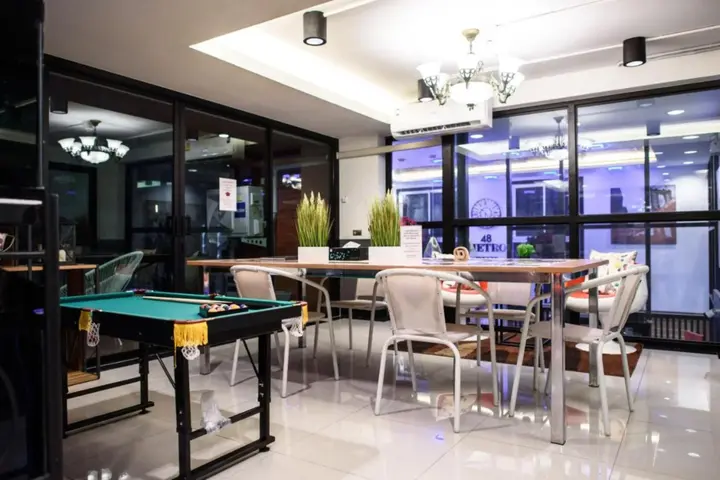Бангкок: 48 Metro Hotel