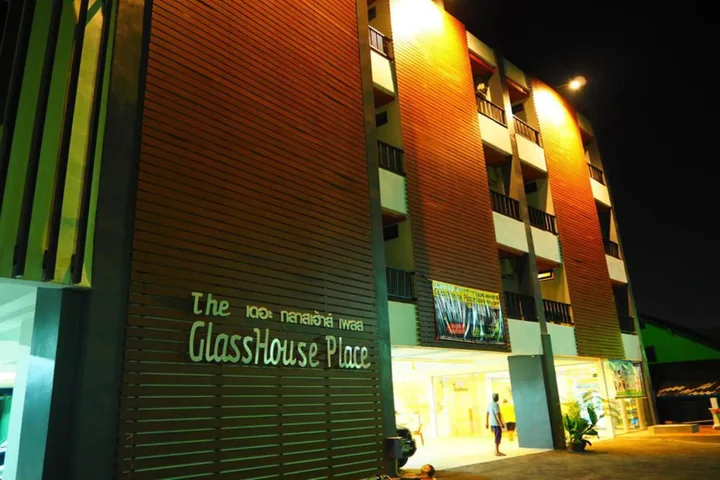 Транг: The Glasshouse Place (SHA Extra Plus)