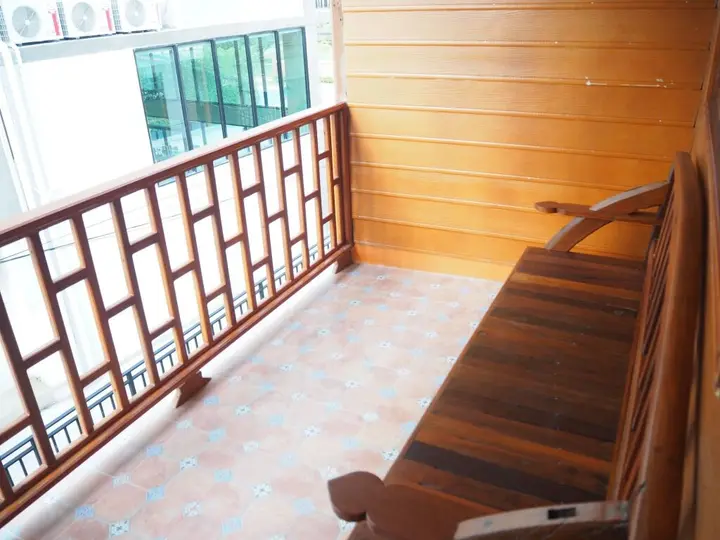 Тхаланг: The Luna Hostel