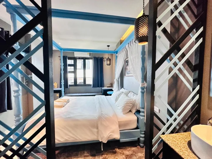 Тхаланг: The Luna Hostel