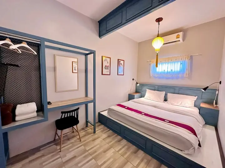 Тхаланг: The Luna Hostel