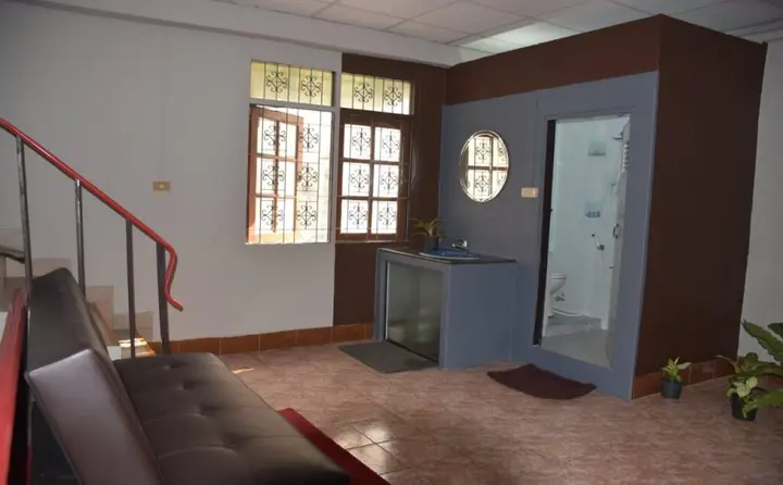 Бангкок: Empo Hostel at 30 Onnut