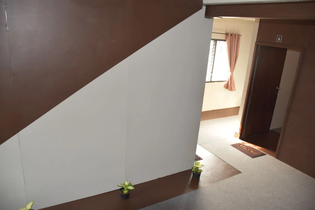 Бангкок: Empo Hostel at 30 Onnut