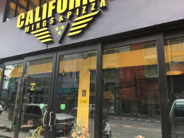 Кату: California Wings and Pizza Hotel