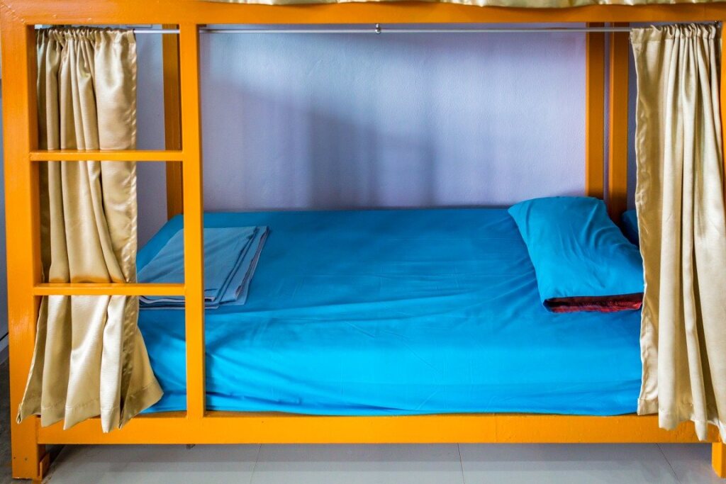 Чумпхон: Railway Hostel - Adults Only