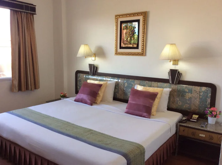 Накхонситхаммарат: Thai Hotel