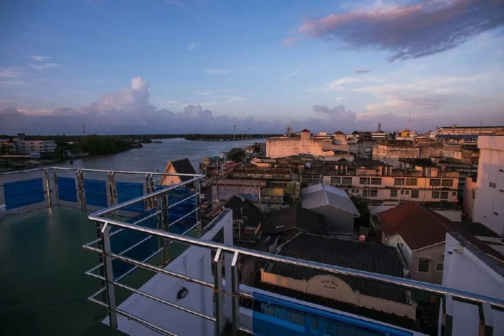 Сураттхани: The Port Hostel